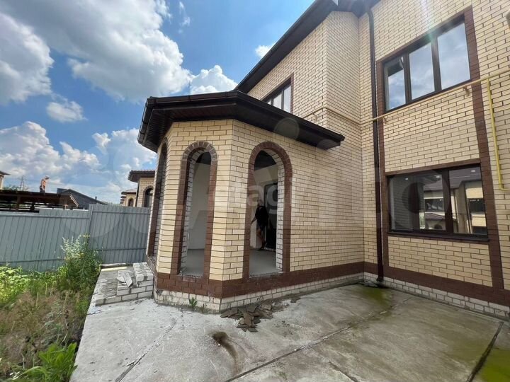 Таунхаус 325 м² на участке 2,4 сот.