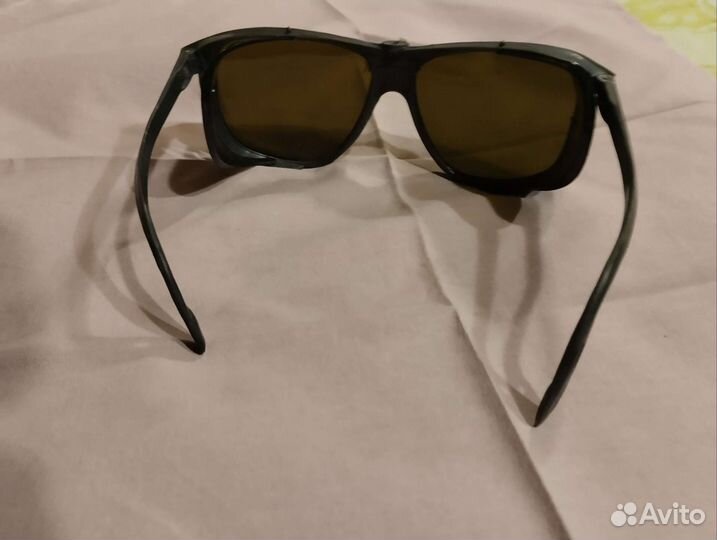 Очки тёмные