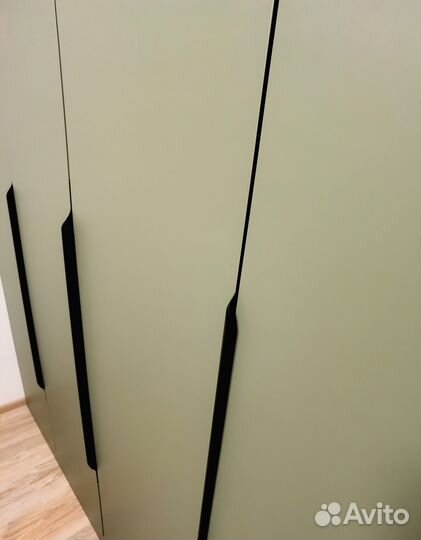 Распашной шкаф на заказ. Фабрика