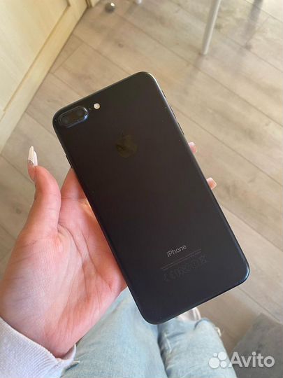 Телефон iPhone 7 plus