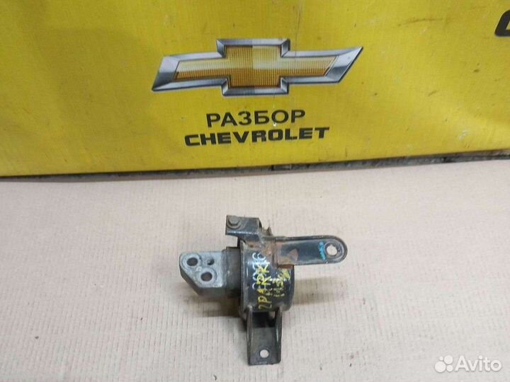 Подушка кпп Шевроле Спарк М300