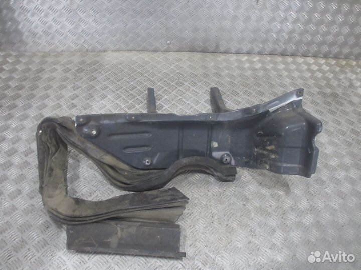 Кронштейн подножки правый Scania 1426110