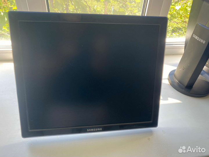 Монитор 19 дюймов