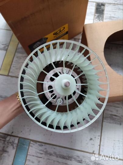 Мотор отопителя Freightliner