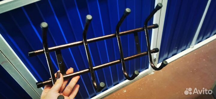 Вешалка для одежды, крючки