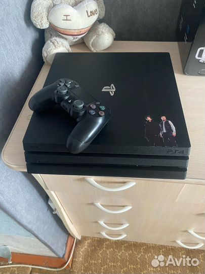 Игровая приставка ps4 pro 1tb