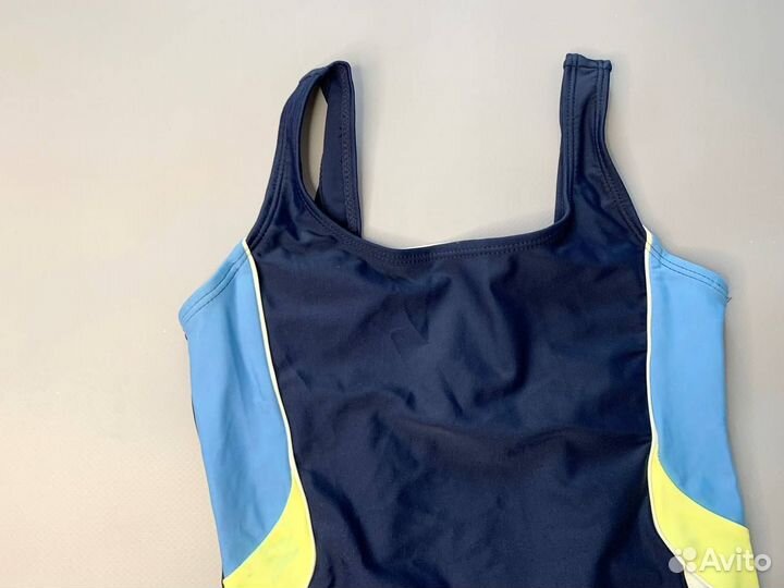 Купальник слитный для девочки на 9-10 лет 134 140