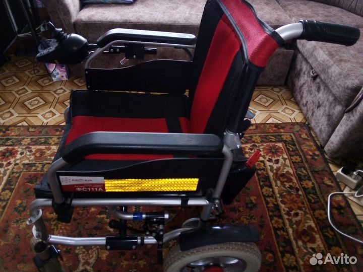 Кресло-коляска инвалидная с электроприводом
