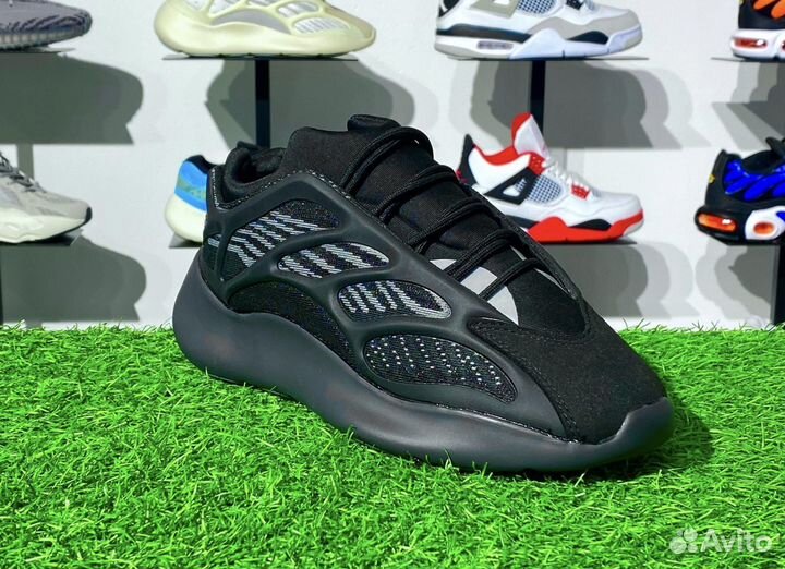 Adidas Yeezy Boost 700 Black VR5