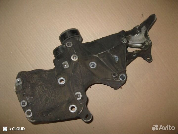 Кронштейн генератора на renault logan LS0G/LS12, L