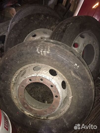 Шина грузовая с диском 315/70 R22,5