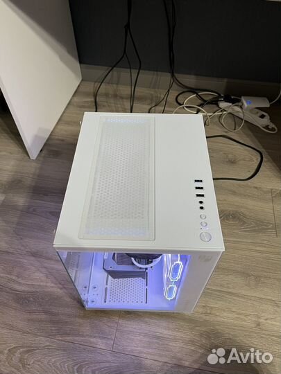 Iron Pride Invader Q3 White (3 кулера + хаб, Куб)