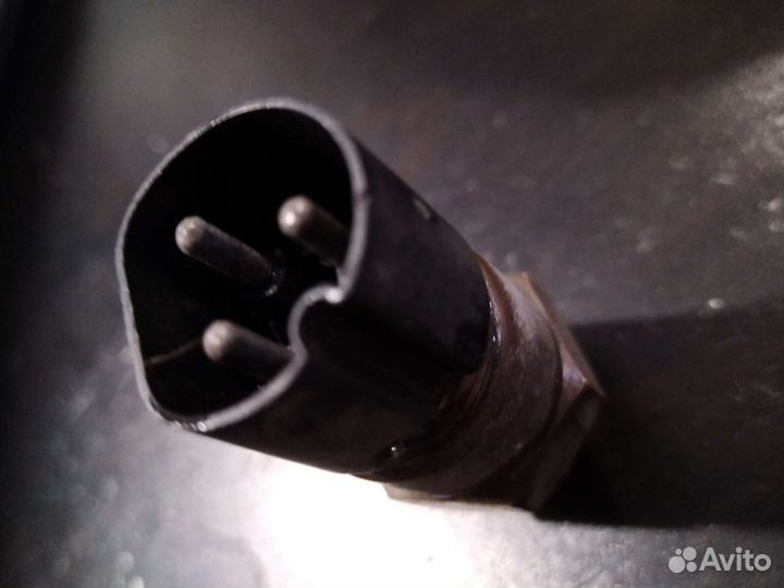 Термовыкоючатель BMW 1378073