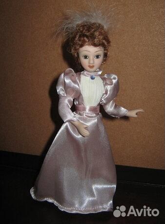 Кукла фарфоровая