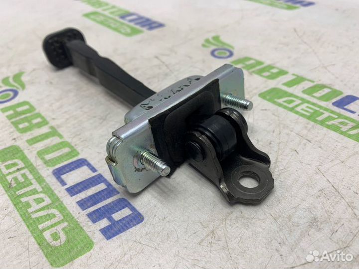 Ограничитель двери задний Opel Mokka кроссовер