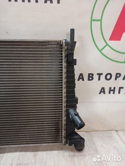 Радиатор охлаждения двигателя Ford Focus CB4