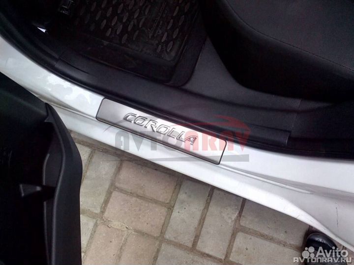 Накладки на пороги для Toyota Corolla E170 (Дорест