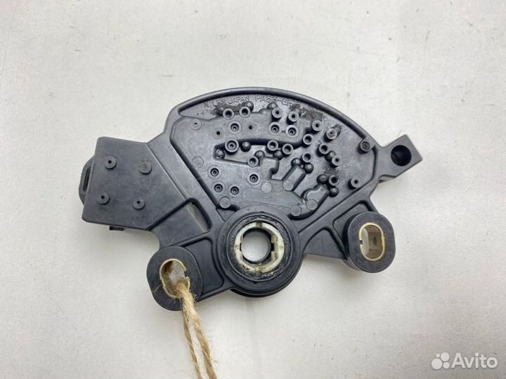 Датчик положения селектора АКПП Mitsubishi Mirage