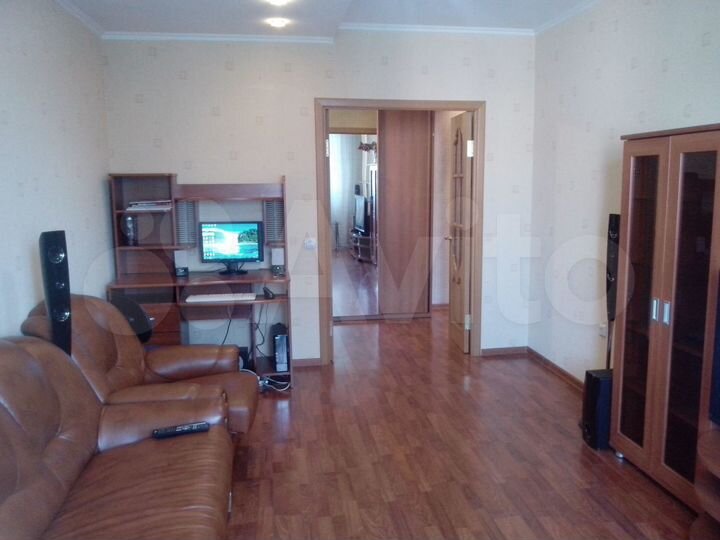 2-к. квартира, 65 м², 4/15 эт.