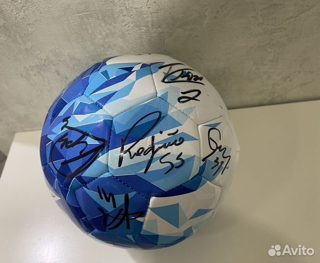 Футбольный мяч с автографами Зенита