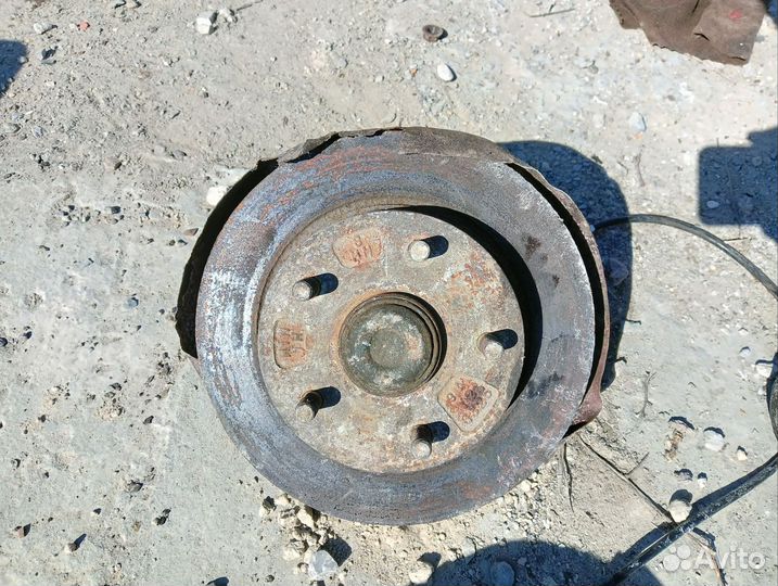 Задняя цапфа mazda 626