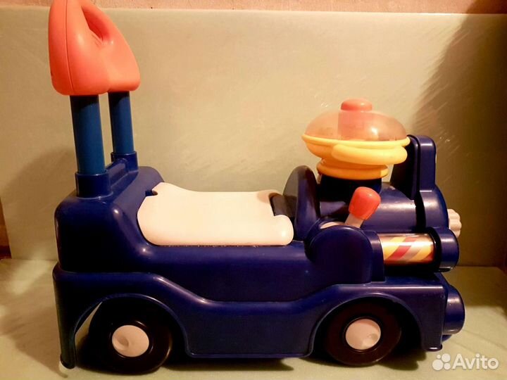 Паравозик-каталка chicco