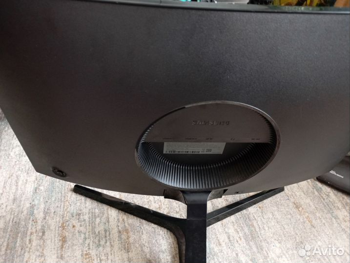 Монитор Samsung 24 изогнутый