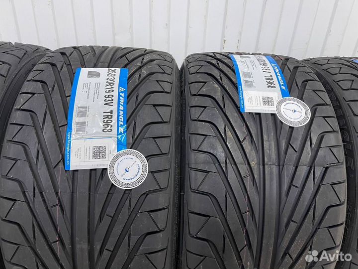 Triangle TR968 235/45 R17 97W
