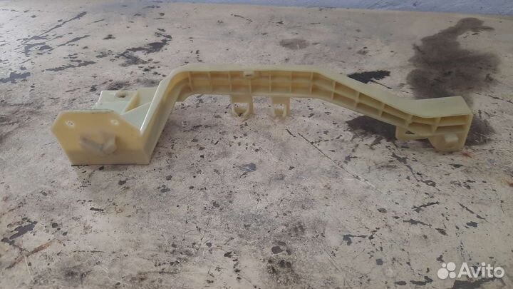 Кронштейн бампера передний L/R peugeot 308