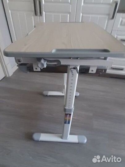 Детская парта трансформер. Растущий стол