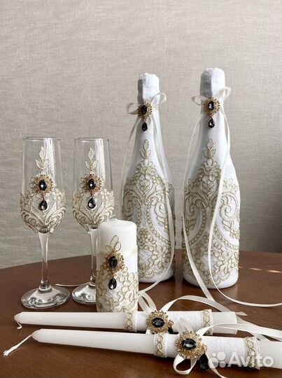 Свадебные бутылки и фужеры