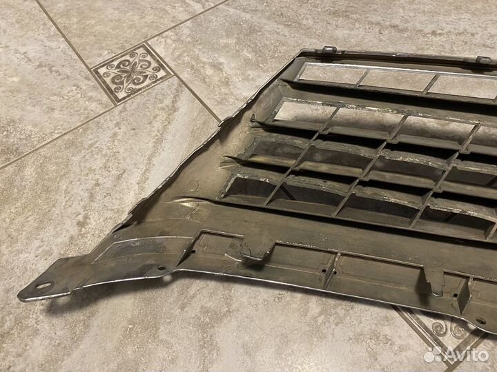 Camry XV50 AVV50 Решетка радиатора (стиль mark X)