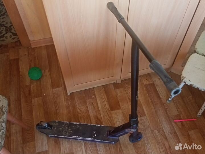 Самокат трюковой