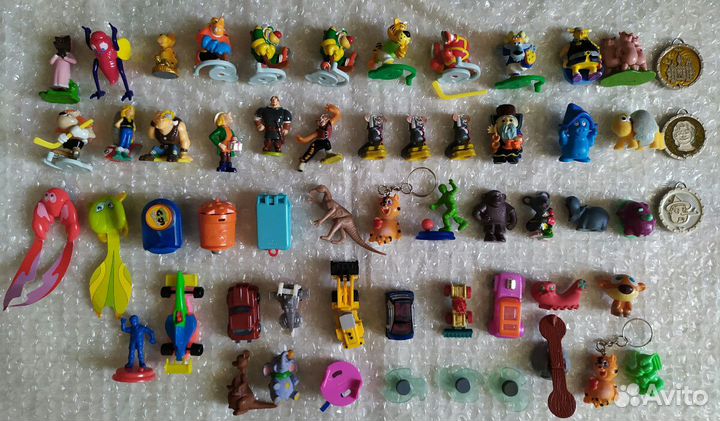 Игрушки Киндер-сюрприз, медальоны Шрек