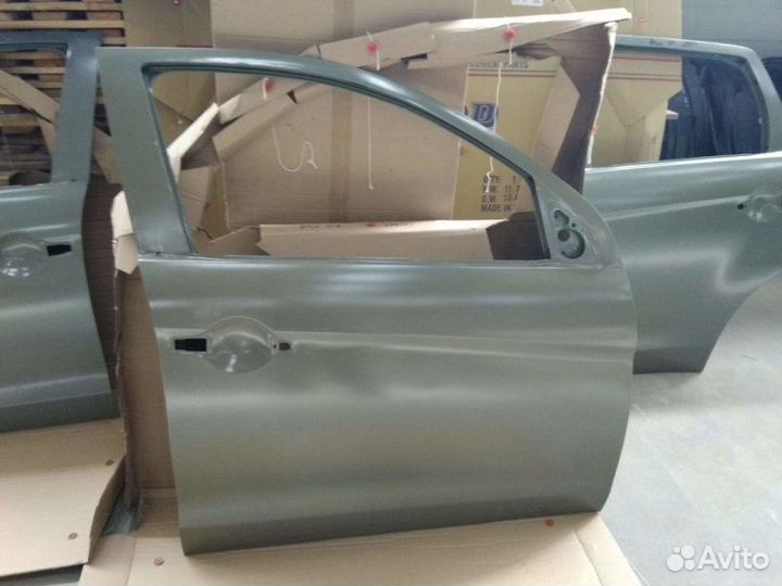 Дверь передняя правая Mitsubishi Asx