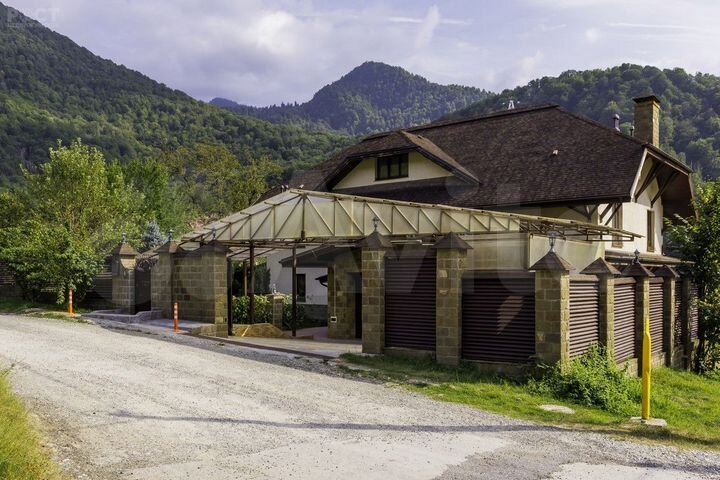 Коттедж 544,8 м² на участке 6,6 сот.