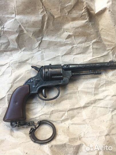 Брелок Револьвер