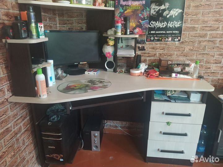 Компьютерный стол