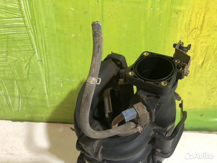 Впускной коллектор с рампой Nissan Primera P12