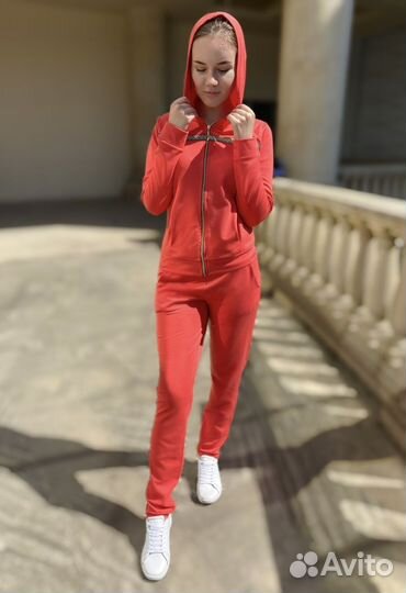 Костюм спортивный