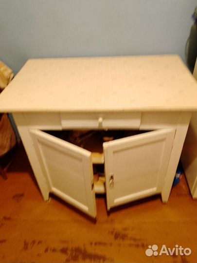 Кухонный стол из времён СССР