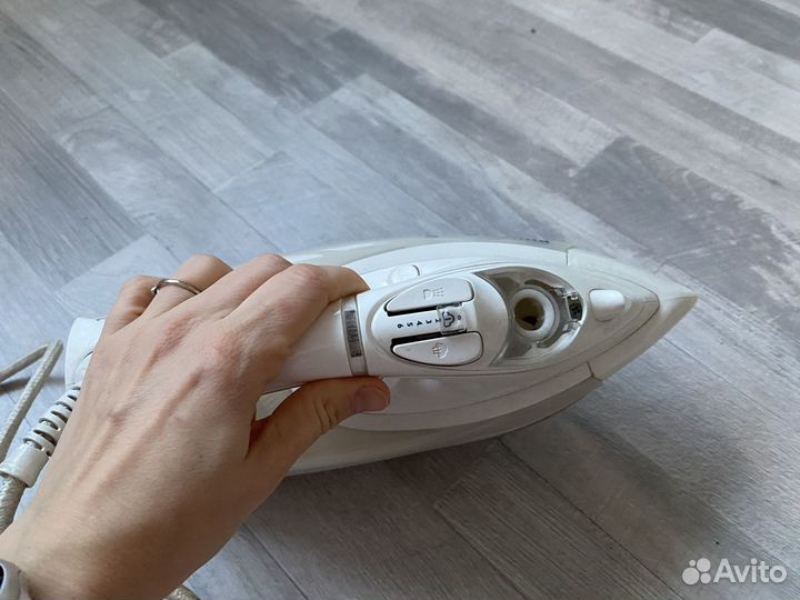 Рабочий утюг philips GC4411 белый