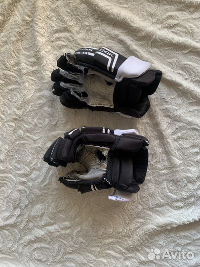 Краги хоккейные, нагрудник