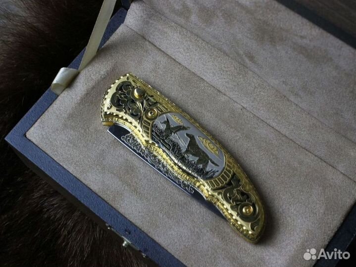 Коллекционный складной нож с золотом