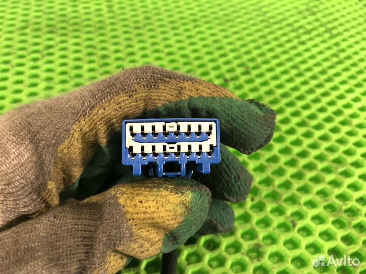 Блок управления сиденьем передний правый R