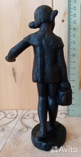 Каслинское литье Девочка с лейкой Куса