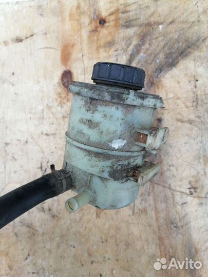 Бачок гур Renault Logan 8200005185