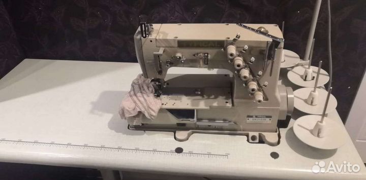 Швейная машина typical