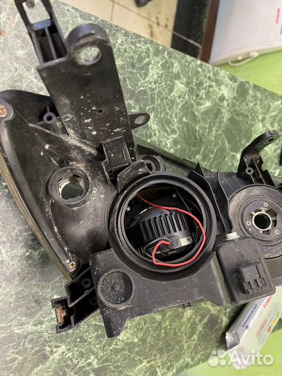 Передняя левая фара toyota rav 4 2007 года