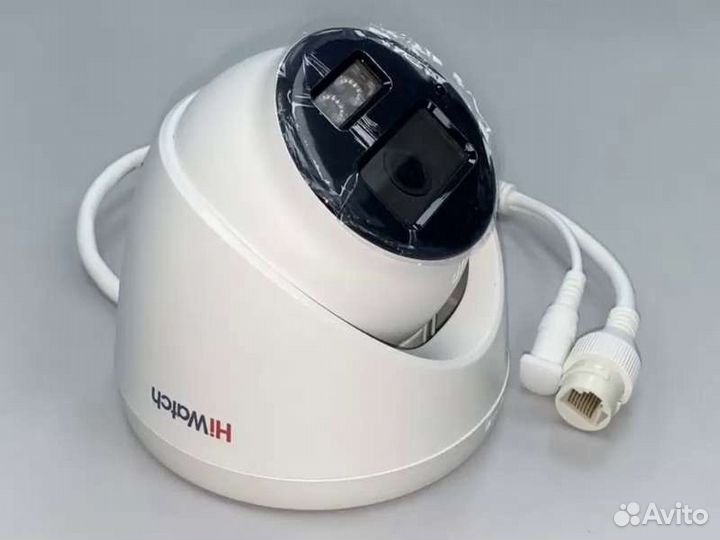 Ip камера видеонаблюдения 4MP HiWatch с микрофоном